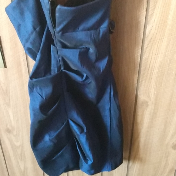 Dress - Picture 6 of 6